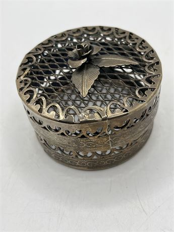 Vintage silver mesh round trinkets box
