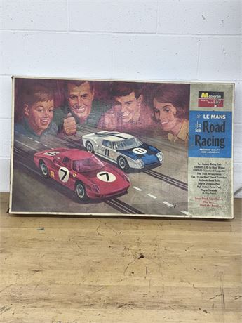 Monogram Le Mans Road Racing Set