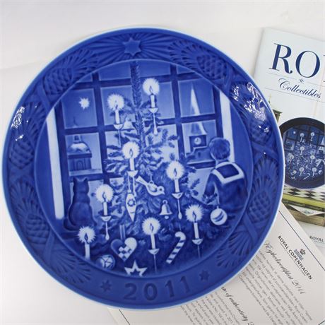 ROYAL COPENHAGEN 2011 "Waiting For Santa Claus" Porcelain Christmas Plate