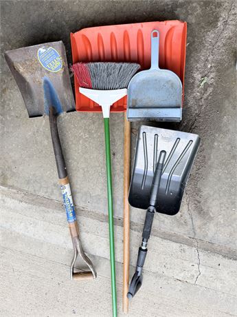 Variety of Shovels - Broom & Dust Pan