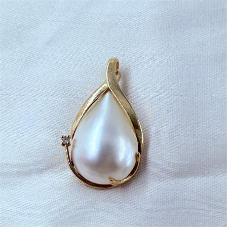 4.13g  14k Gold + Pearl Pendant