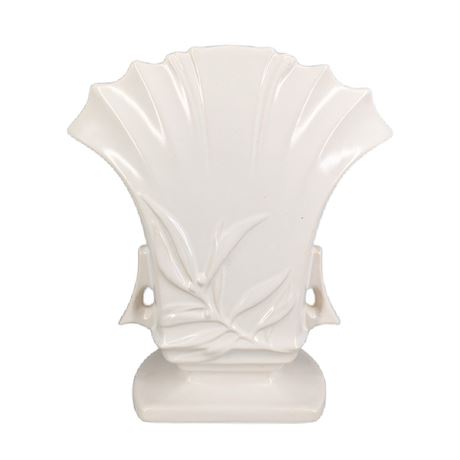 Roseville Vase Matte Ivory 934-8 Roseville USA post 1940 Berry Leaves