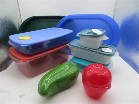 VINTAGE NEW TUPPERWARE 2 TRAYS, 5 CONTAINERS & 2 VEGETABLES