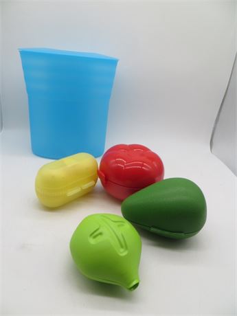 NEW VINTAGE TUPPERWARE WINE COOLER VEGETABLE STORAGE CONT.