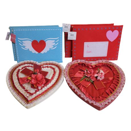 2 VTG Heart Shaped Chocolate Boxes / 4 Holiday Home Large Felt Envelopes