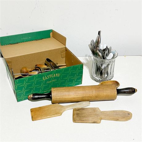 Lot of Vintage Kitchen Utensils
