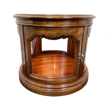 Vintage Gordons Furniture Traditional Walnut Display Accent Table