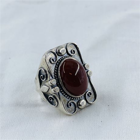 15.7g Sterling Ring Size 7.5