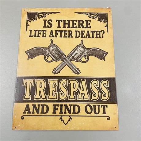 12.5x16” No Trespassing Retro Metal Sign