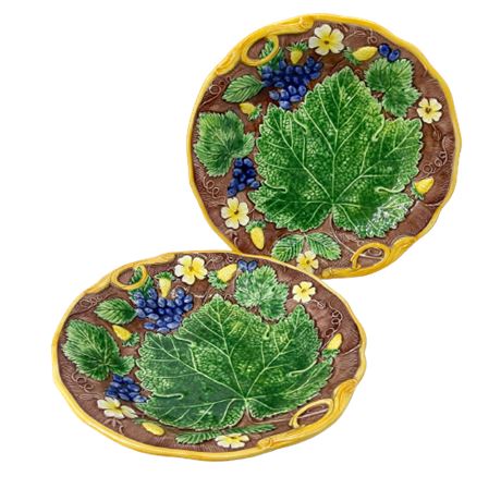 Pair of Mottahedeh Museum Reproductions Grape Leaf Plates