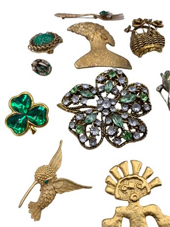 11 Vintage Gleaming Goldtone Costume Brooches