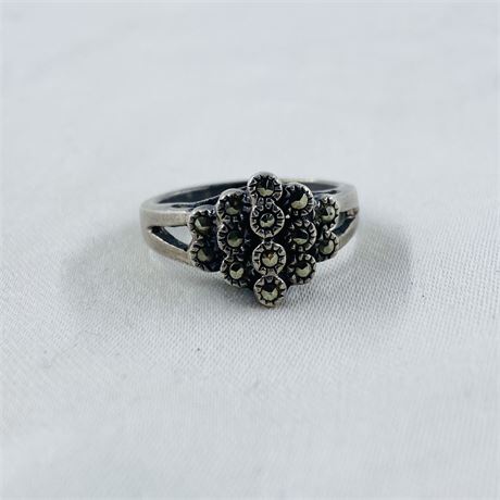 4.9g Sterling Ring Size 7.25