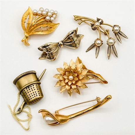 Lot of 6 Vintage Gold Tone Floral Brooches