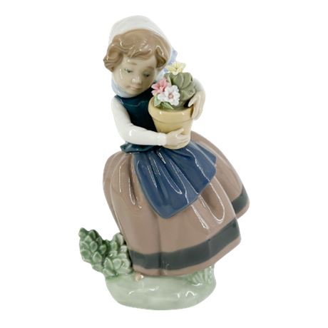 Lladro Porcelain "Spring Is Here" Figurine no. 5223