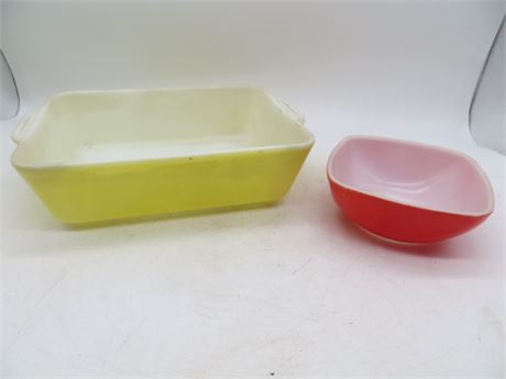 VINTAGE PYREX YELLOW RECTANGLE DISH & RED BOWL