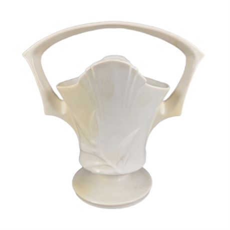 Roseville Handle Vase Matte Ivory 356-8 Roseville USA post 1940 Berry Leaves