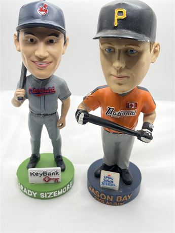 Two bobble head collectibles lot