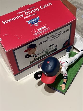 SIZEMORE bobble head diving catch
