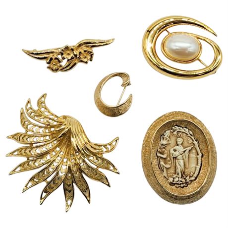 Vintage Gold Tone Brooches, Incl. Monet & Crown Trifari