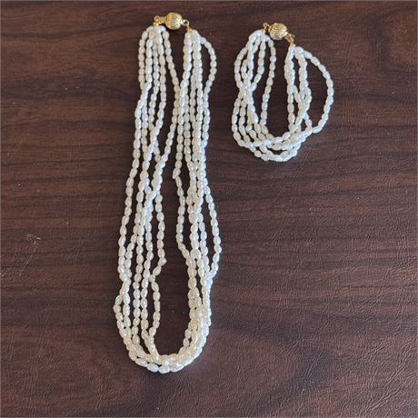 Freshwater Pearl Necklace & Bracelet