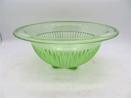 URANIUM GLASS MIXING BOWL GREEN DEPRESSION RIBBED DESIGN
