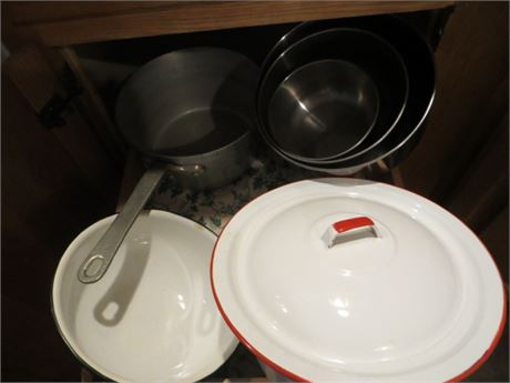 Pan, Mixing Bowls & Enamel Ware