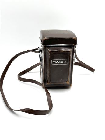 Yashica-Mat EM Medium Format 120 Film TLR Camera & Leather Case