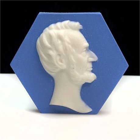 Vintage Mosaic Tile Company Blue & White Cameo Paperweight Abraham Lincoln