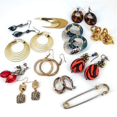 Vintage Costume Jewelry Lot Earrings Necklaces Brooch Pins Mixed Modern Styles