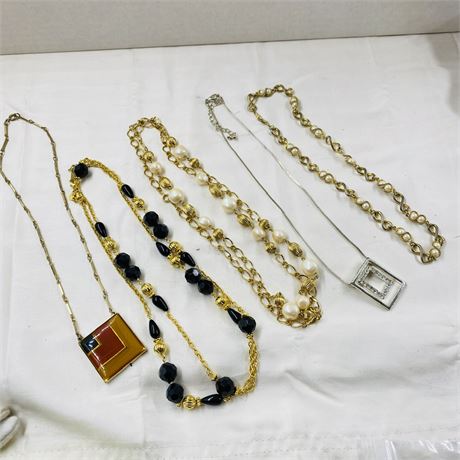 Necklace  Lot