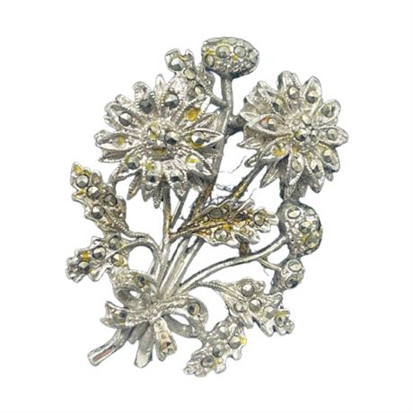 Exquisite Silvertone Floral Brooch