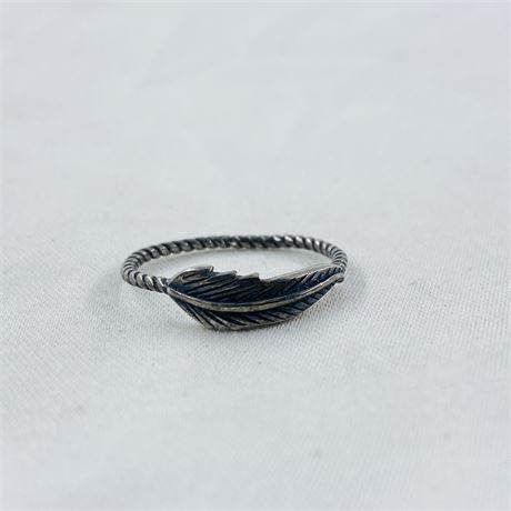 1.9g Sterling Ring Size 7.5