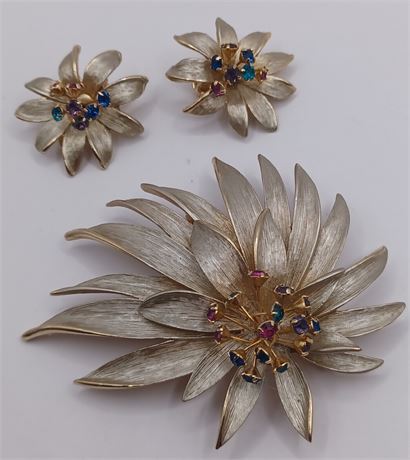 Vintage Kramer trembler floral burst brooch and clip earring set gold tone