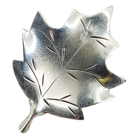 Vintage STUART NYE Sterling Silver Oak Leaf Brooch