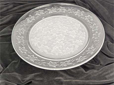 13"D Princess House Fantasia Poinsettia Platter