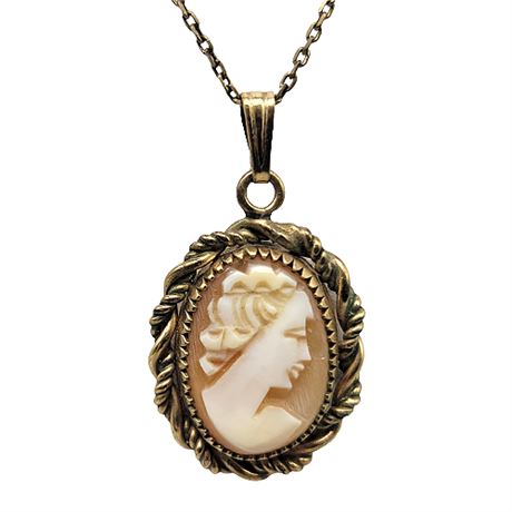 Vintage Cameo Pendant on Sterling Silver Gold Vermeil Chain
