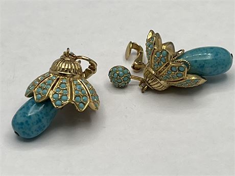 Chandelier, turquoise and gold dangle vintage earrings