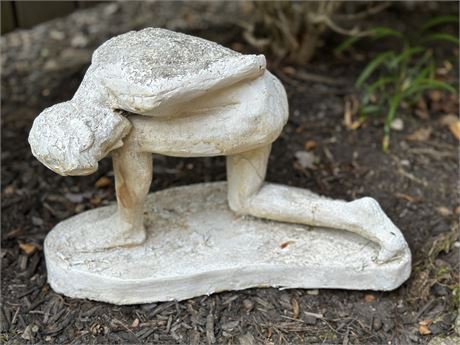 Garden Statue (damaged)