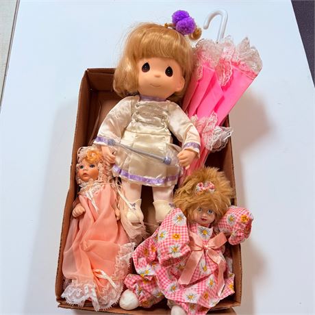 Lot of Dolls