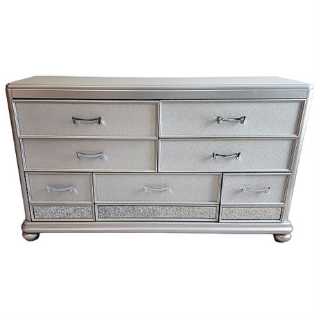Ashley Furniture Signature Design "Coralayne" 7 Drawer Dresser