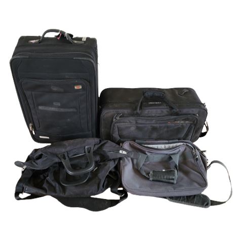 LuggageWorks Stealth 22'' Rolling Bag