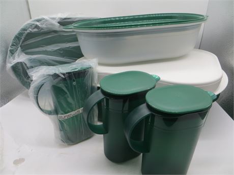 NEW VINTAGE TUPPERWARE HUNTER GREEN TRAY, 2 LARGE CONTAINERS & 3 PITCHERS