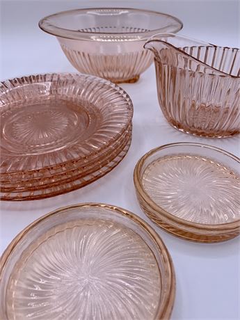 8 pc Pink Depression Glass : A Hocking Queen Mary, Federal