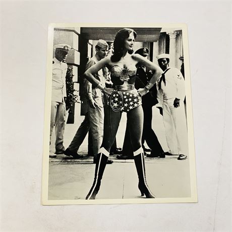 Wonder Woman Original Press Photo