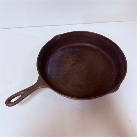 Cracker Barrel Cast Iron Skillet