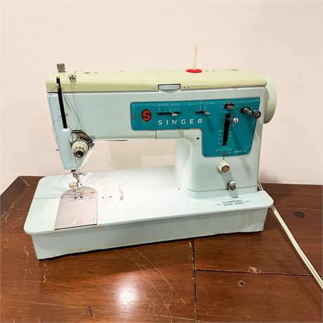 Vintage Singer Model 347 Sewing Machine w Table