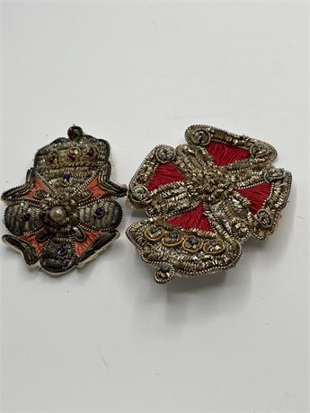Gold cloth military patch/pin lot