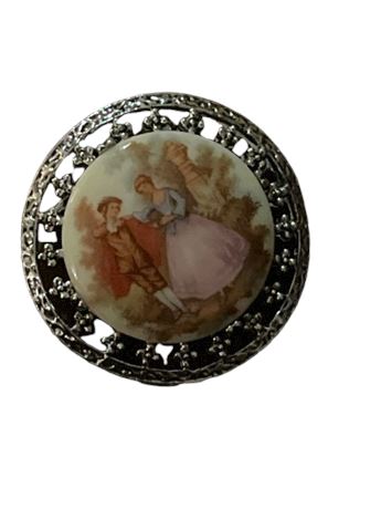 Vintage fragonard cameo brooch