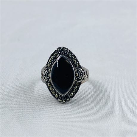 7.2g Sterling Ring Size 8.25