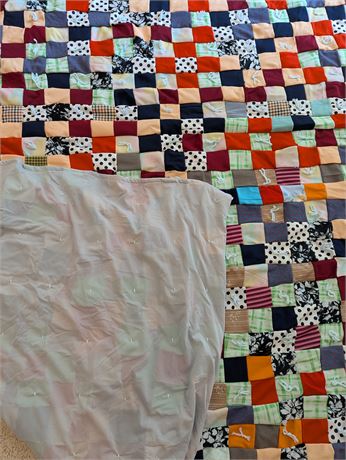 Handmade square quilt - Cream backing
